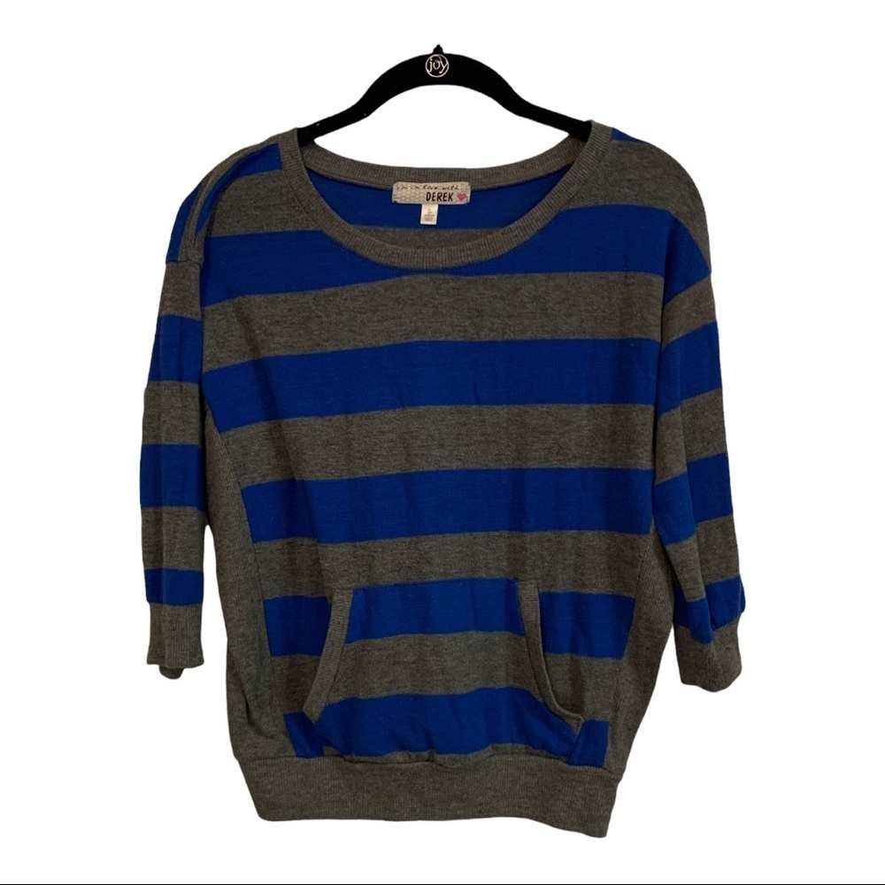 I’m in love with Derek blue and grey 3/4 sleeve sweatshirt‎
